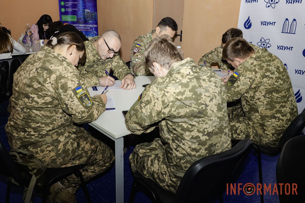 Автором тексту став Артур Дронь Як у Дніпрі 27 жовтня пройшов національний диктант єдності 11