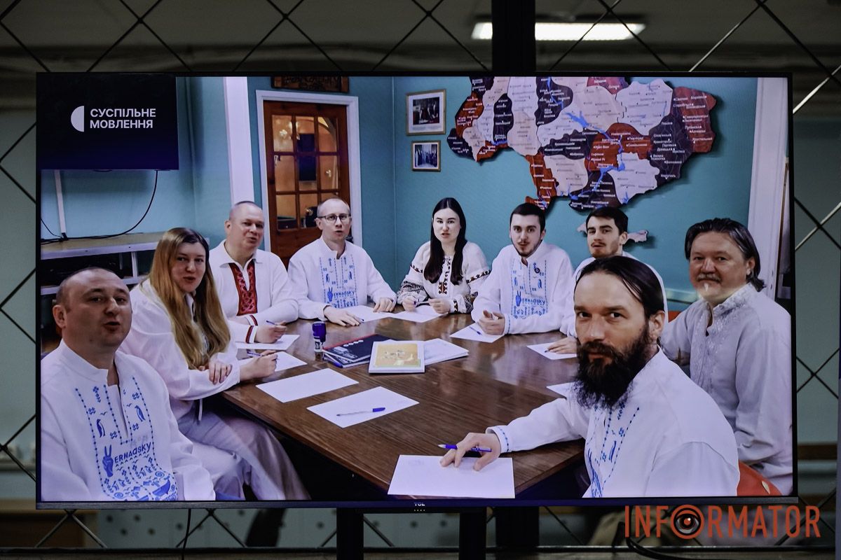 Сьогодні відзначають День української мови та писемності Як у Дніпрі 27 жовтня пройшов національний диктант єдності 19