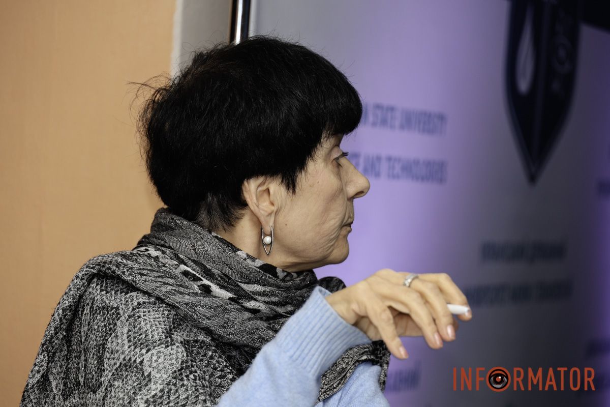 У зошитах з’являлися рядки цьогорічного тексту Як у Дніпрі 27 жовтня пройшов національний диктант єдності 50