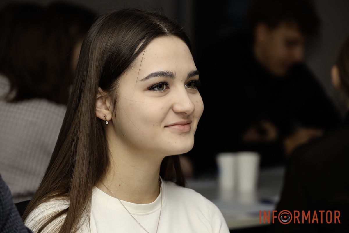 Радіодиктант став символом єдності українців Як у Дніпрі 27 жовтня пройшов національний диктант єдності 54