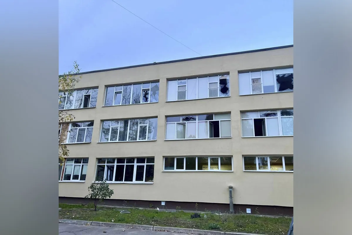 Вибито загалом близько двох сотень вікон Понівечені 6 багатоповерхівок та 2 ліції: Філатов про наслідки ворожої атаки по Дніпру 7
