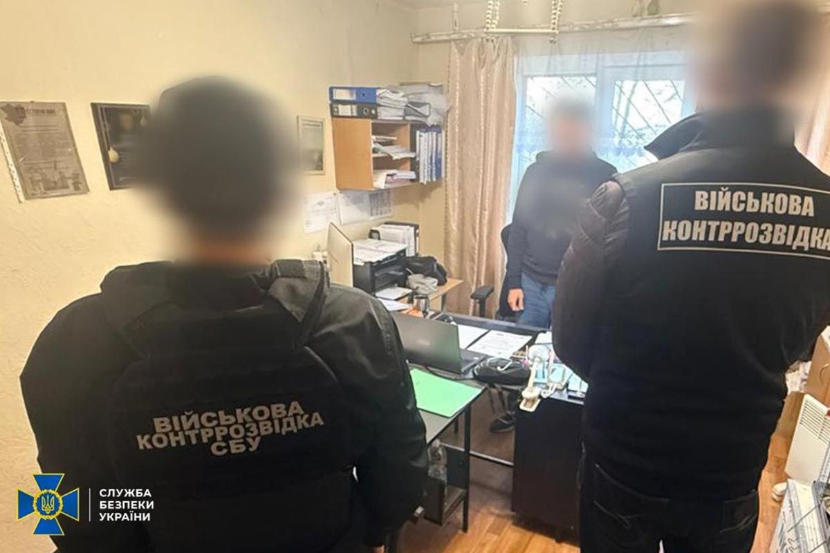 Правоохоронці викрили схему розкрадання понад 16 мільйонів гривень на закупівлях дронів для Збройних сил України Заробляли на списаних дронах для ЗСУ: колишній військовий організував схему на 16 мільйонів, серед спільників - житель Дніпропетровської області 1