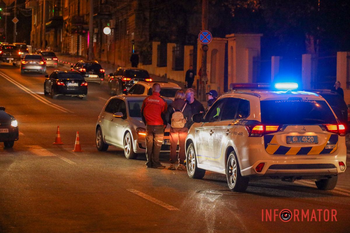 У цей час вулицею Глоби в напрямку проспекту Дмитра Яворницького рухався Volkswagen У Дніпрі на вулиці Глоби Volkswagen збив 15-річну дівчину на пішохідному переході 6