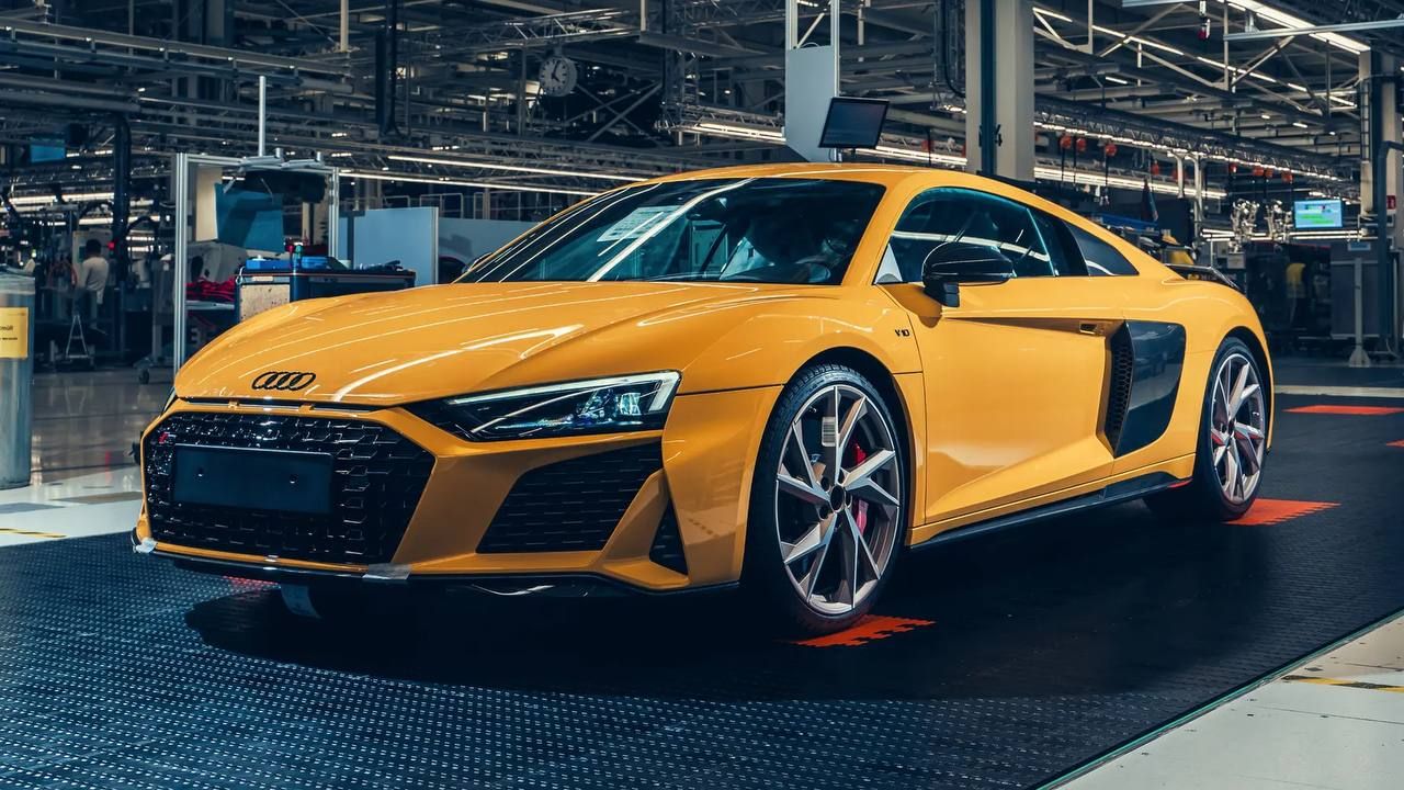 Складно бути останнім в історії. Той самий Audi R8, після котрого конвейєр закриють Складно бути останнім в історії. Той самий Audi R8, після котрого конвейєр закриють