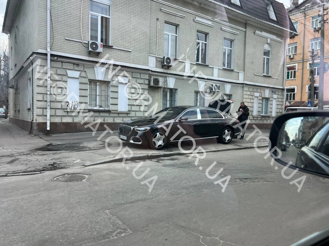 Зазвичай такі машини отримують бронювання принаймні пасажирського відсіку Зазвичай такі машини отримують бронювання принаймні пасажирського відсіку