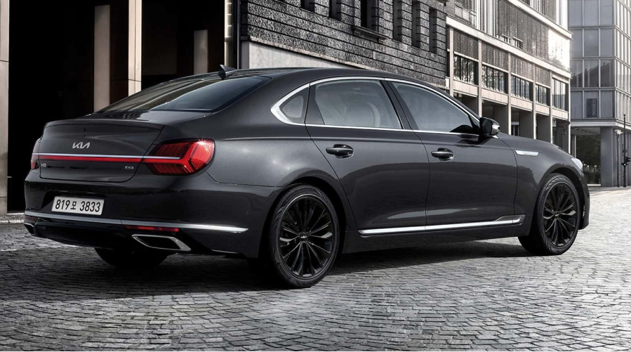 Флагманский седан расширил палитру красок для кузова – здесь он представлен в Pebble Gray Флагманский седан расширил палитру красок для кузова – здесь он представлен в Pebble Gray