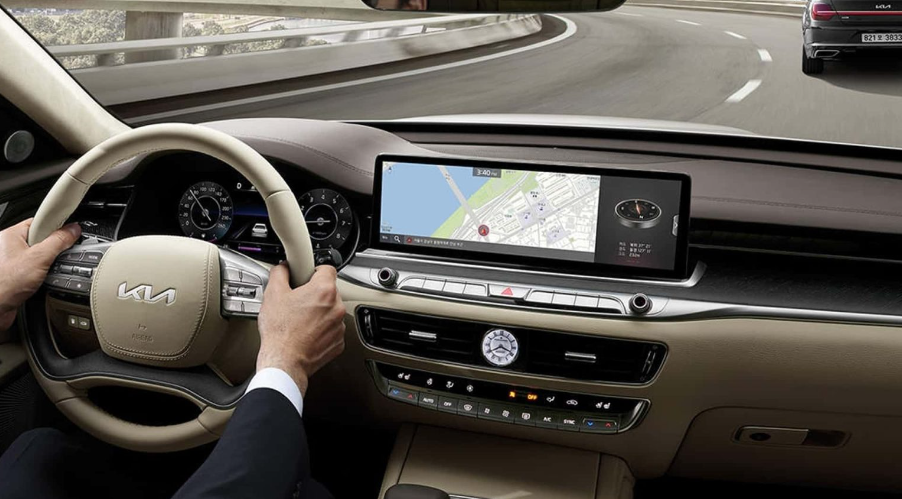 Впрочем, главное в этом автомобиле - все же внутри: комфорт безоговорочный Впрочем, главное в этом автомобиле - все же внутри: комфорт безоговорочный