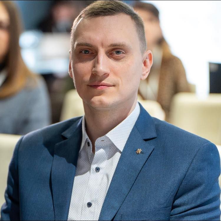 Адвокат Євген Воробйов впевнений, що варто самостійно попіклуватися про безпеку своїх коштів. Адвокат Євген Воробйов впевнений, що варто самостійно попіклуватися про безпеку своїх коштів.