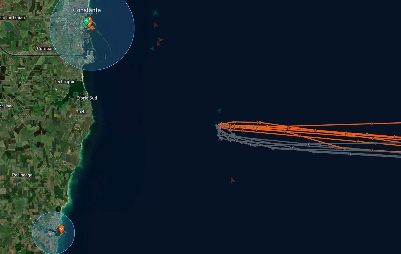 Судно Dmitry Pokrovski челночет между рейдом Новороссийском и зашвартованным возле Констанцы судном-накопителем New Legend, 7 рейсов за последние 2,5 месяца. Фото MarinTraffic Судно Dmitry Pokrovski челночет между рейдом Новороссийском и зашвартованным возле Констанцы судном-накопителем New Legend, 7 рейсов за последние 2,5 месяца. Фото MarinTraffic