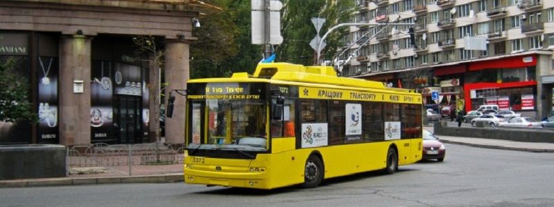 Получи ответ, какие троллейбусные маршруты временно прекратят движение