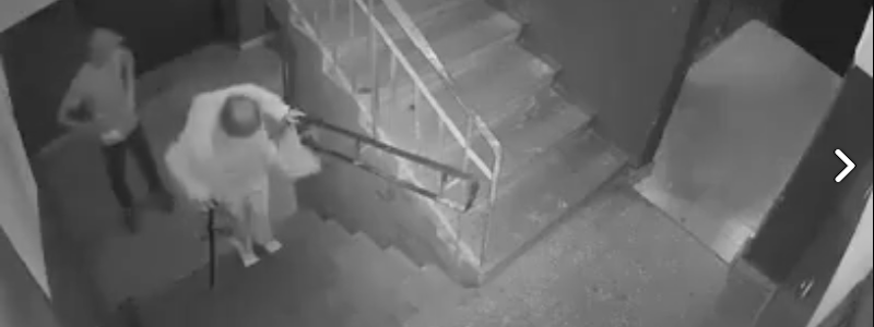 В Киеве парень ограбил бабушку и стал звездой Интернета