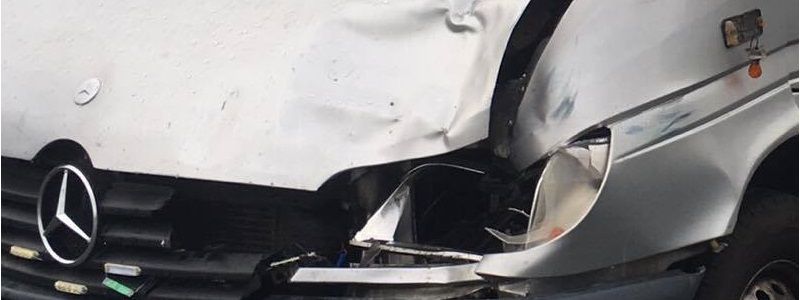 В Киеве Merсedes сбил насмерть юношу, перебегавшего проспект Бажана