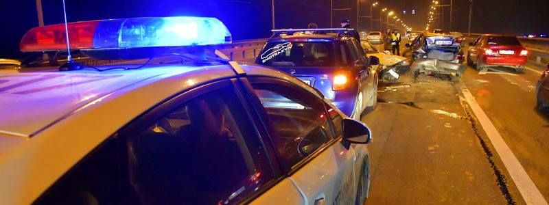 На Северном мосту Таврия въехала в Daewoo на буксире