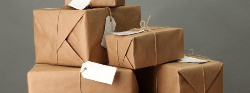 В Киеве перехватили посылку из США, напичканную частями АК-47 и пистолетов