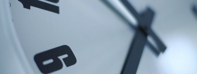 Зимнее время в Украине: когда переводить часы и в какую сторону