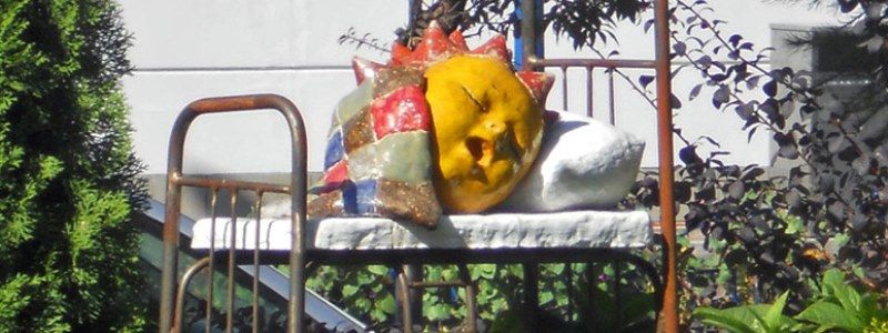 На Оболони похитили одну из самых милых скульптур Киева