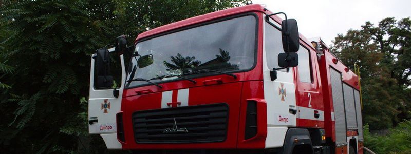 На Столичном шоссе возле тренировочной базы "Динамо" из-за аварии горел автомобиль: появилось видео