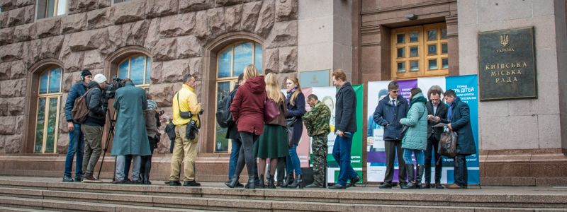 В Киеве предложили полностью запретить рекламу сигарет