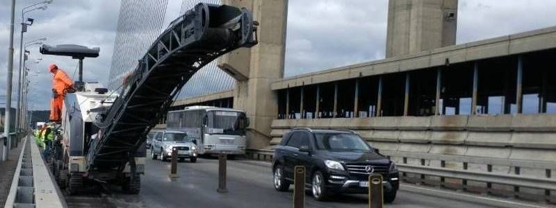 На Южном мосту и Паньковской ограничат движение, а Глыбочицкую закроют