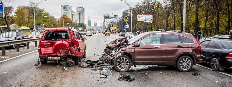 В Киеве дети попали в больницу из-за женщин на внедорожниках Honda