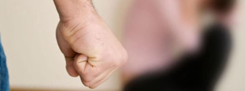 В Киеве 13-летний вызвал полицию, чтобы спасти от отца младшего брата