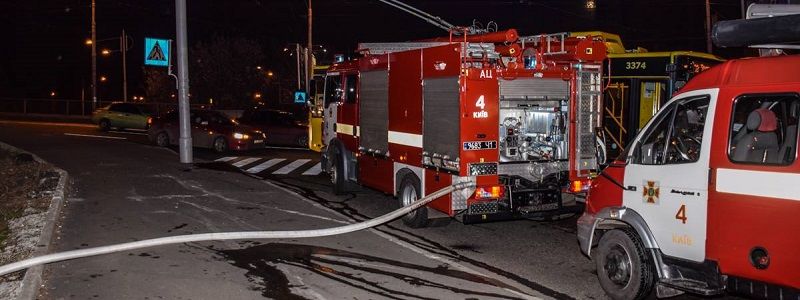 За сутки пожарные потушили четыре иномарки