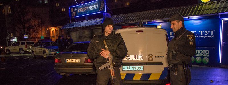 На Нивках возле "Фуршета" мужчину убили отверткой