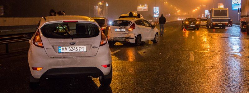 Авария на Столичном шоссе: столкнулись 3 автомобиля