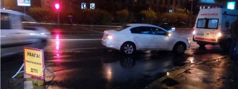 В Киеве сотрудник Посольства России сбил женщину