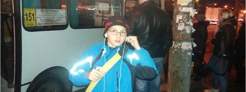 В Киеве загорелась маршрутка с пассажирами внутри