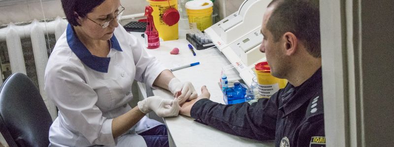 В Киеве детей, попавших в ДТП, будут спасать кровью полицейских