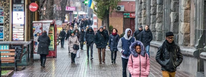 Киев засыпает снегом: смотри, что происходит на улицах города