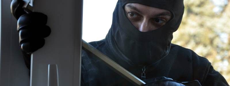 В Киеве бдительная женщина помогла задержать вора-иностранца