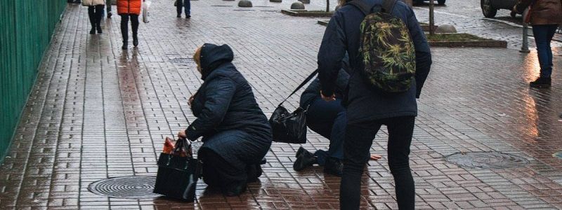 "Каток" на дорогах Киева: один день непогоды принес сотню ДТП и 69 падений