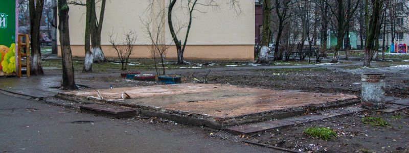 На Теремках умножили на ноль сырный ларек