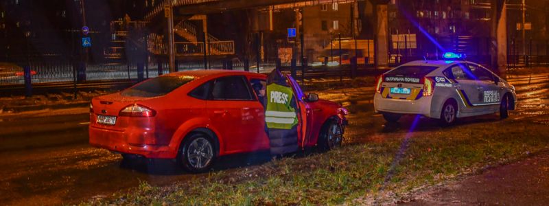 Тройной джекпот в Киеве: на третий раз пьяного водителя поймали на трамвайных рельсах