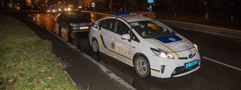 В Киеве на "зебре" сбили мужчину с ребенком на руках