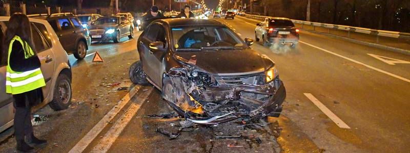 Большой переполох на Лобановского в Киеве: "поцеловались" четыре машины