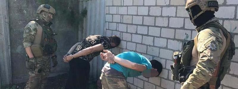 Резня в детском садике, ограбление инкассаторов в Одессе и смерть президента от вируса: ТОП новостей дня