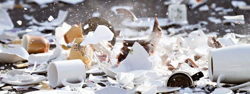 Где в Киеве можно оставить запись на Стене нытья и набить гору тарелок, чтобы спастись от стресса