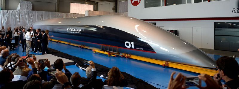 Презентация капсулы Hyperloop, новые смайлы iOS 12.1 и лауреаты Нобелевской премии: ТОП новостей дня