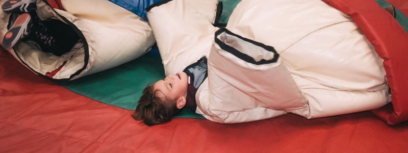 В Киеве в ТЦ "Городок" били посуду и устраивали бои подушками