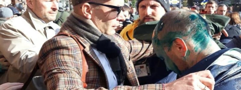 Негативне ставлення Національного Корпусу до Гусовського: хто вчинив напад на депутата та що буде з будівництвом на Осокорках