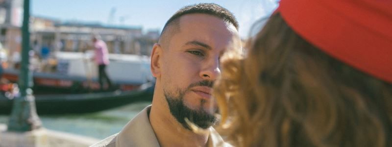 Загадочная презентация от Apple, премьера трека MONATIK и прощание с жертвами в Керчи: ТОП новостей дня