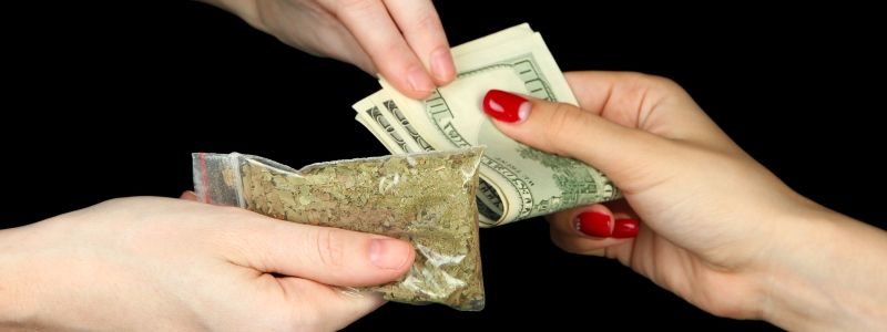 Як у Києві боряться з поширенням наркотиків через інтернет