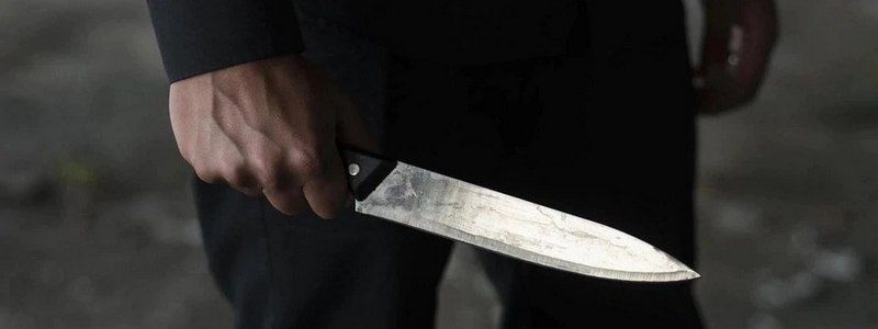 Под Киевом мужчина зарезал свою женщину и пытался ее сжечь