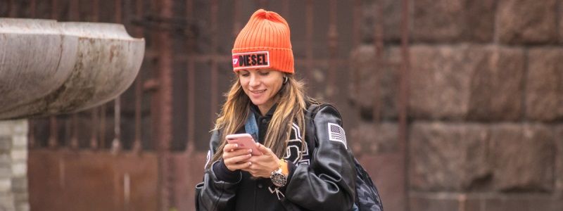 Столица в лицах: как жители Киева разбавляют серость погоды своим настроением