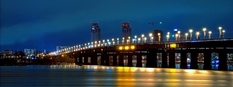 В Киеве ограничили движение по мосту Патона