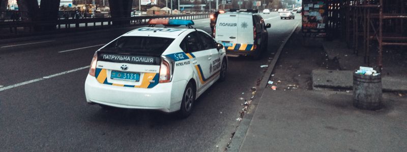 В Киеве под Шулявским мостом внезапно умер мужчина