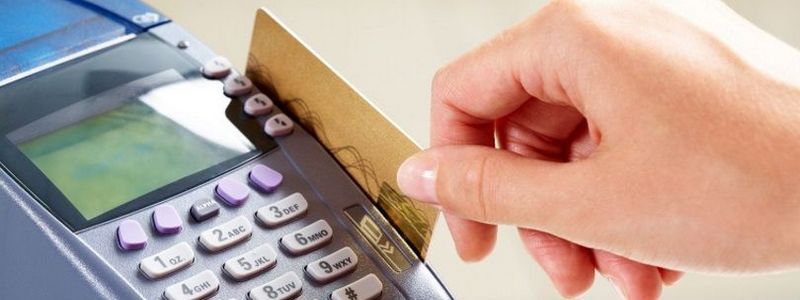 Стало известно, сколько жителей Киева не пользуются наличными